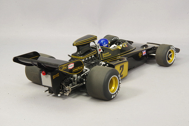 オートアート コンポジット 1/18 ロータス 72E 1973 F1 #2 R
