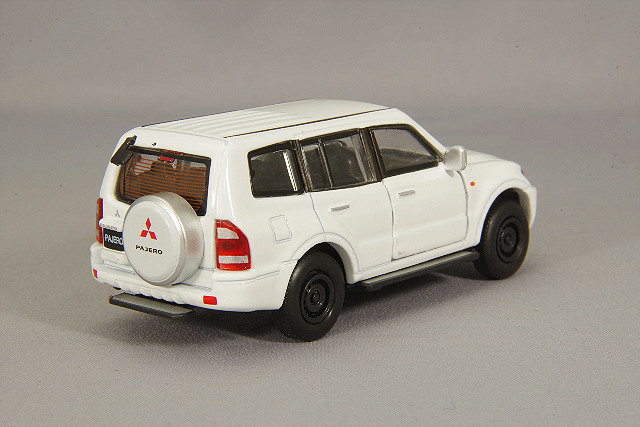 203-011 YC MODEL 1/18 三菱 パジェロ ホワイト 203-011 YC MODEL 1/18 三菱 パジェロ ホワイト