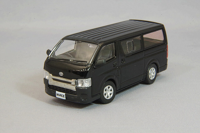 BM CREATIONS 1/64 トヨタ ハイエース 2015 ブラック 右ハンドル