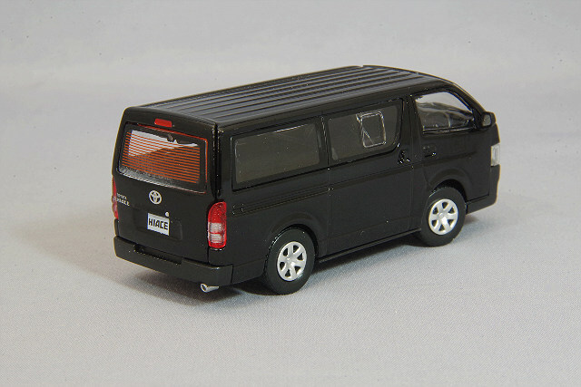 BM CREATIONS 1/64 トヨタ ハイエース 2015 ブラック 右ハンドル