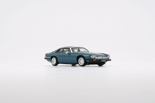 BM CREATIONS 1/64 ジャガー XJS 1984 コバルトブルー 右ハンドル