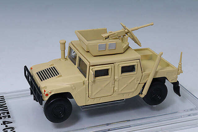 BM CREATIONS 1/64 ハンヴィー 4-CT デザート タン