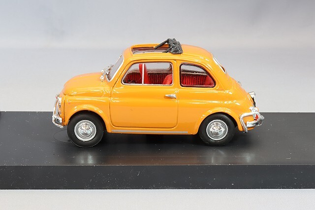 ブルム 1/43 フィアット 500L 1968-72 オープンルーフ