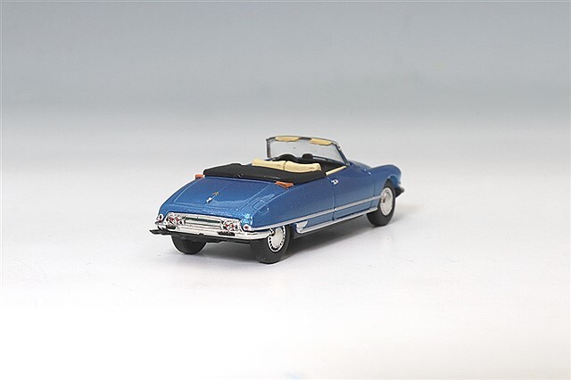 ブレキナ 1/87 シトロエン DS19 カブリオレ 1963 ブルー