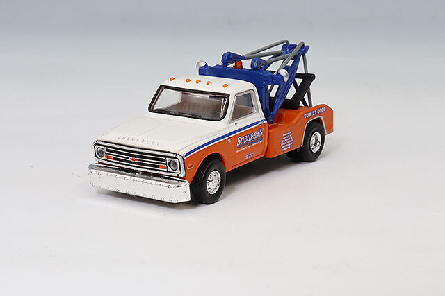 ブレキナ 1/87 シボレー C 30 レッカー車 1968 Suburban