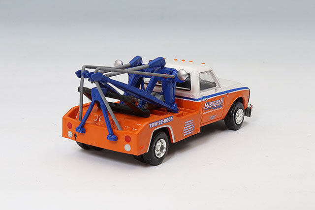 ブレキナ 1/87 シボレー C 30 レッカー車 1968 Suburban