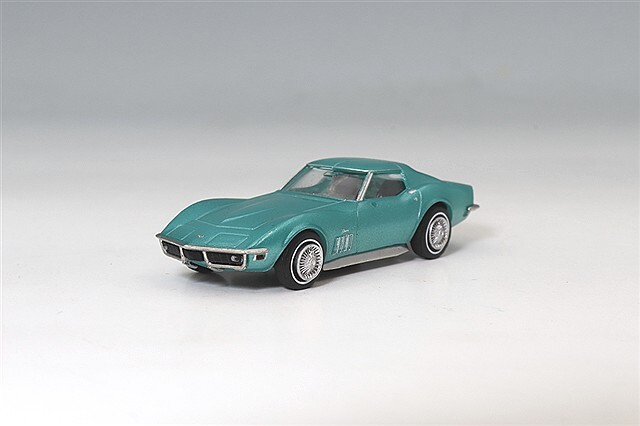 ブレキナ 1/87 シボレー コルベット C3 1967 グリーン