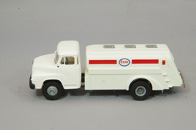 ブレキナ 1/87 MAN 635 タンクトラック 1955 ホワイト Esso