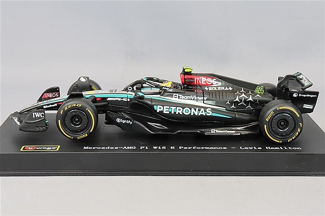 ブラゴ 1/43 メルセデス AMG ペトロナス F1チーム W15 Eパフォーマンス