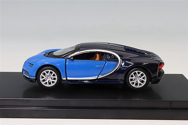 ブラゴ 1/64 ブガッティ シロン メタリックブルー