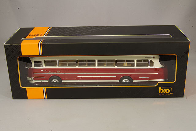 イクソ 1/43 イカロス 66 1972 ホワイト/レッド