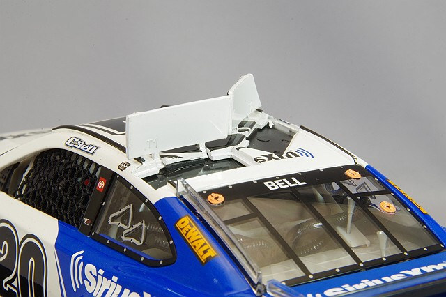 【返品?交換対象商品】 ライオネルレーシング 1/24 トヨタ カムリ  ミニカー