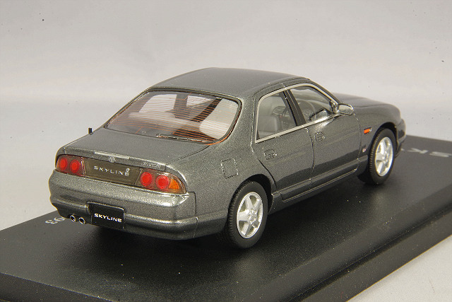 CAM@ 1/43 日産 スカイライン GTS 25t (R33) 4ドアセダン 1993年