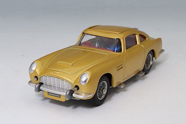 コーギー 1/46 261 - ジェームス・ボンド アストンマーティン