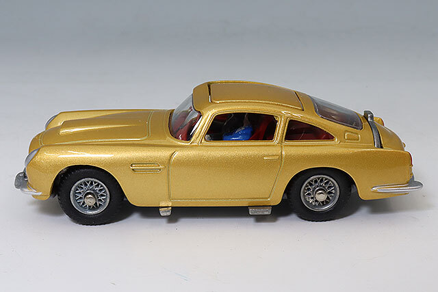 コーギー 1/46 261 - ジェームス・ボンド アストンマーティン DB5