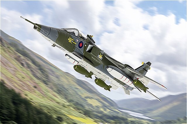 ☆予約品☆ コーギー 1/72 SEPECAT ジャガー GR.1 XX963/AL ドイツ 1976