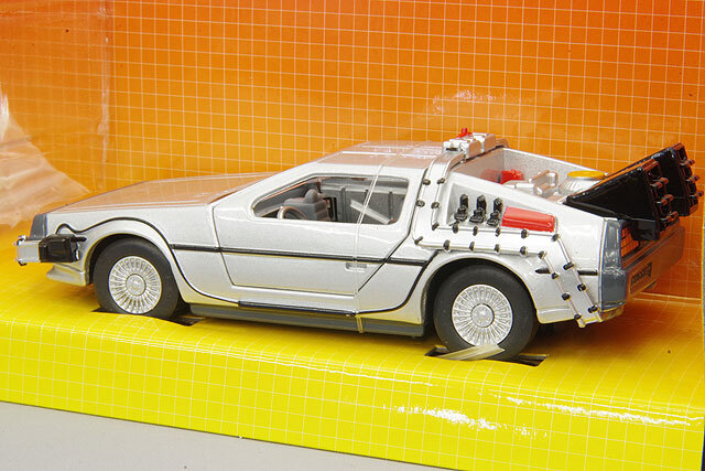 コーギー 1/36 DMC-12 デロリアン  