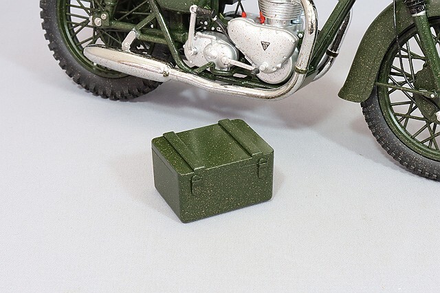 コーギー 1/12 トライアンフ TR6 トロフィー (風化塗装) 映画「大脱走 