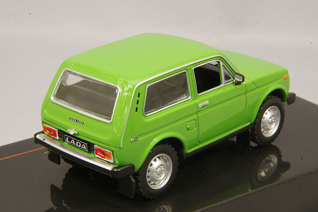 イクソ 1/43 ラーダ ニーヴァ 1978 グリーン