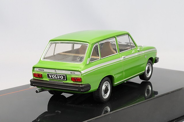 イクソ 1/43 ボルボ 66 コンビ 1975 グリーン