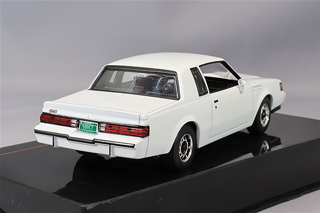 イクソ 1/43 ビュイック グランドナショナル 1987 ホワイト