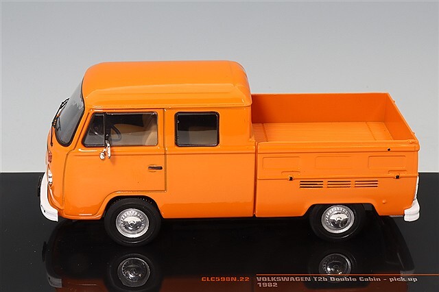 イクソ 1/43 フォルクスワーゲン T2B ダブルキャブ ピックアップ 1982