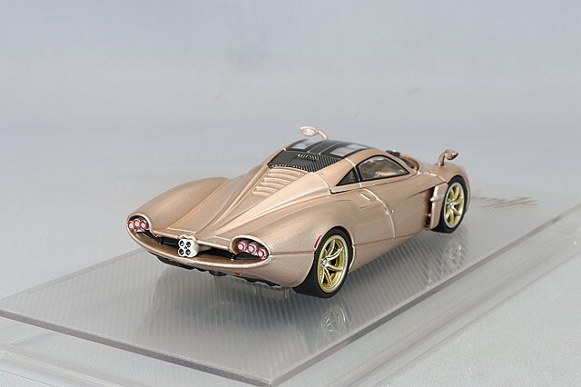 CMモデル 1/64 パガーニ ウアイラ コーダルンガ ゴールド