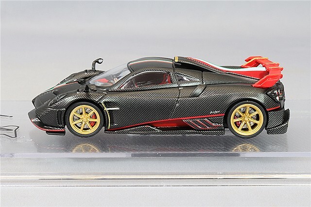 CMモデル 1/64 パガーニ イモラ フルドライカーボン イタリアンストライプ