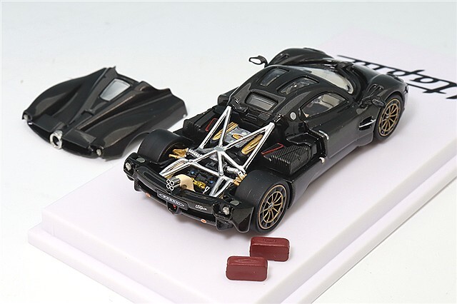 CMモデル 1/64 パガーニ ウトピア フルカーボン