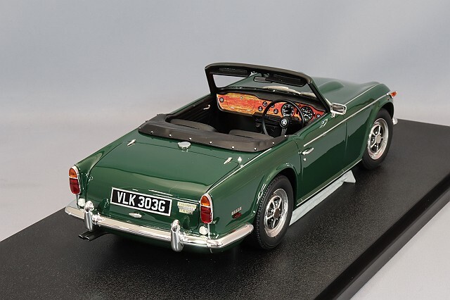 CULT 1/18 トライアンフ TR5 p.i. 1968 グリーン