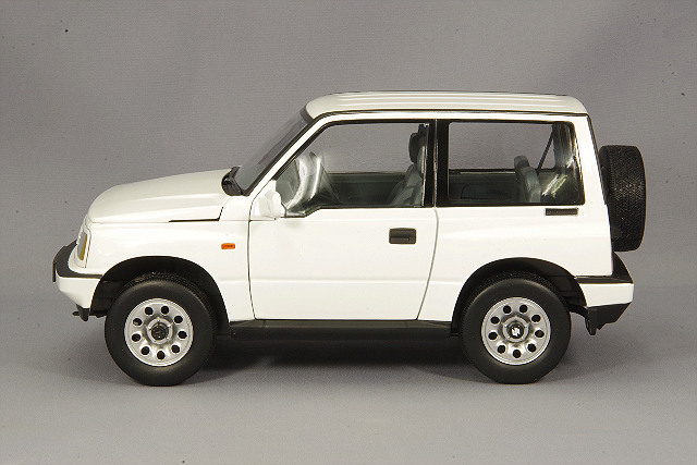 ミニカー/完成品 DORLOP ドアロップ 1/18 スズキ エスクード