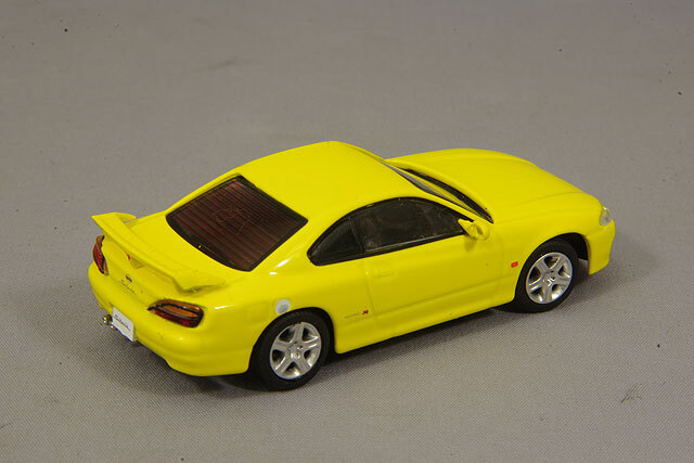 ダイキャストマスター 1/64 日産 シルビア S15 イエロー 右ハンドル