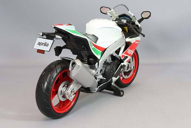 Aprilia RS 660 Extrema ：価格、カラー、燃費