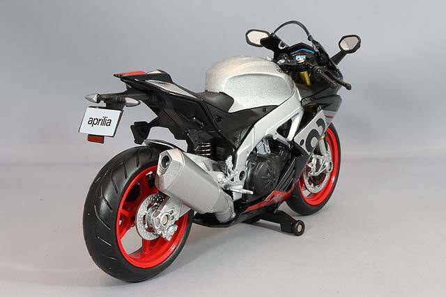Aprilia RS 660 Extrema ：価格、カラー、燃費