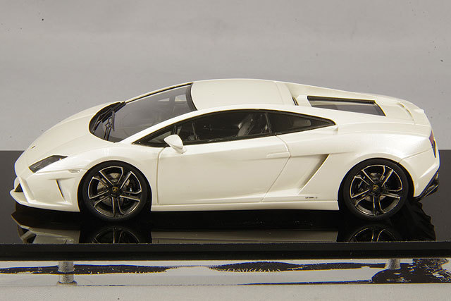 アイドロン 1/43 ランボルギーニ ガヤルド LP560‐4 MY2013 パールホワイト