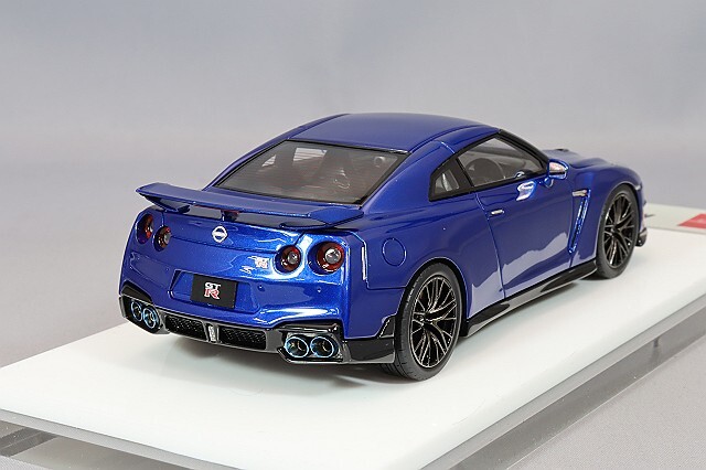 ミニカー　1/43 NISSAN GT-R Premium edition 2024(アルティメイトメタルシルバー) [EM695C] アイドロン 1/43 日産 GT-R プレミアムエディション 2024