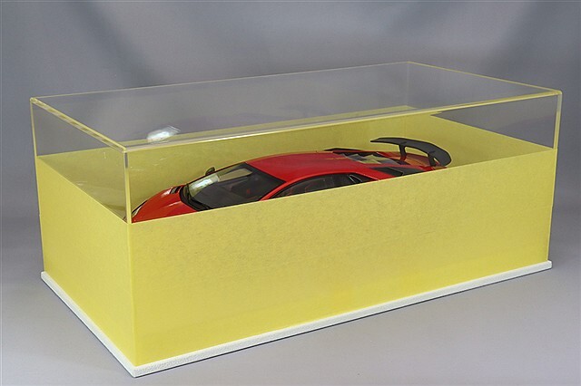 アイドロン 1/18 ランボルギーニ アヴェンタドール LP750-4 SV 2015