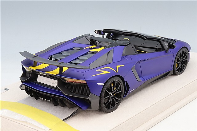アイドロン 1/18 ランボルギーニ アヴェンタドール LP750-4 SV