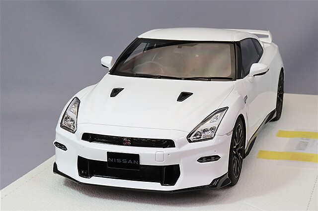アイドロン 1/18 日産 GT-R プレミアムエディション 2024 ブリリアント 