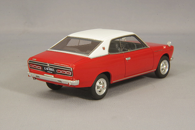 ENIF 1/43 日産 ローレル 2000GX 2ドア ハードトップ 1970年型 