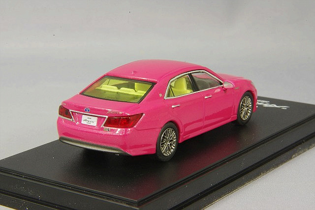 ENIF 1/64 トヨタ クラウン アスリート G 2014 ピンク