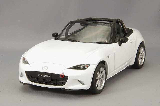 First18 1/18 マツダ ND ロードスター NR-A 
