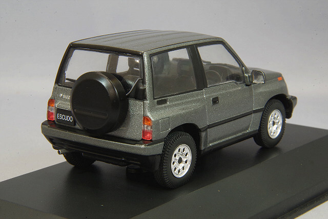 新品 希少！1/43 シュコダ純正 iscale シュコダ スカラ グレー First43 1/43 スズキ エスクード 1992 チャコールグレイメタリック