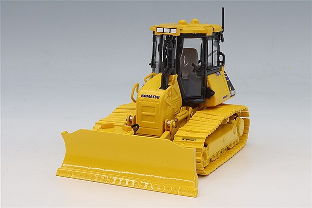 ファーストギア 1/50 コマツ D51PXi-24 ブルドーザ ヒッチ付