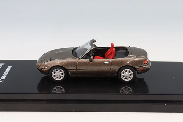 MOTORHELIX 1/64 マツダ MX-5 ミアータ (NA) 左ハンドル メタリック
