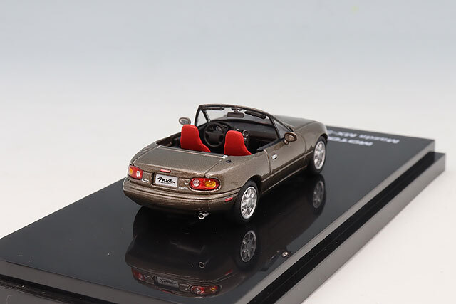 MOTORHELIX 1/64 マツダ MX-5 ミアータ (NA) 左ハンドル メタリック