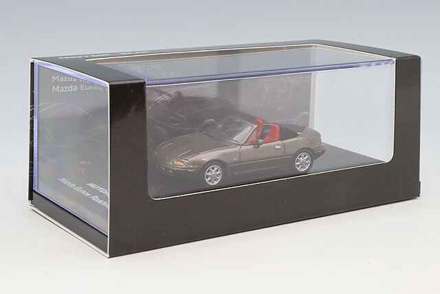 MOTORHELIX 1/64 マツダ ユーノス ロードスター (NA) 右ハンドル
