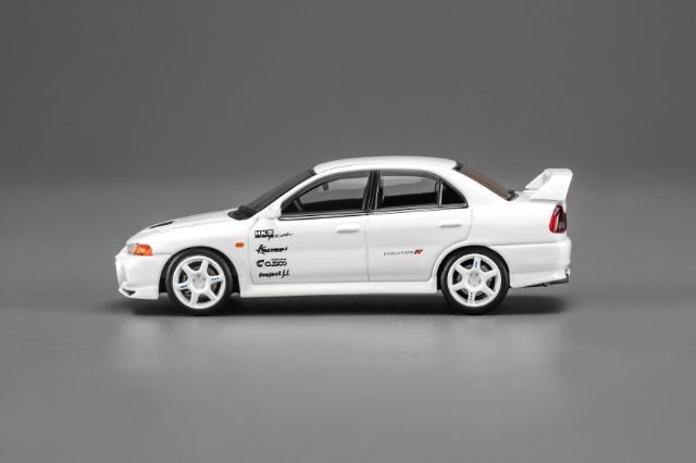 ☆予約品☆ MOTORHELIX 1/64 三菱 ランサー エボリューション IV GSR