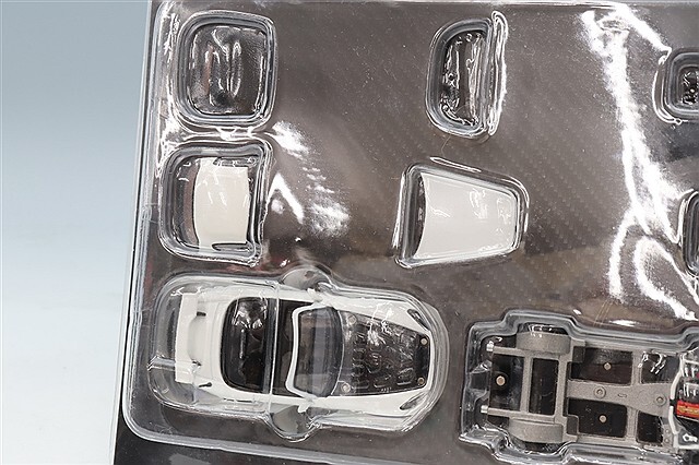 海外並行品 MOTORHELIX 1/64 ホンダ S2000 タイプS ホワイト