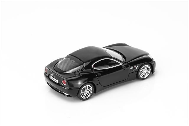 ☆予約品☆ MOTORHELIX 1/64 アルファ ロメオ 8C コンペティツィオーネ